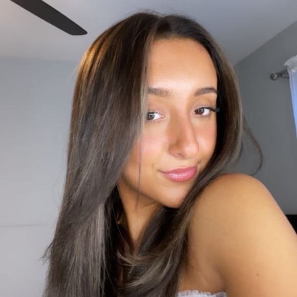 Meet your Posher, Maria - Picture 1 of 1